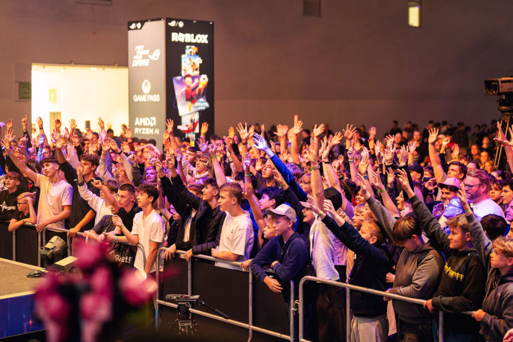 Veranstaltung Gamescom 25 ROG-Bühne Publikum